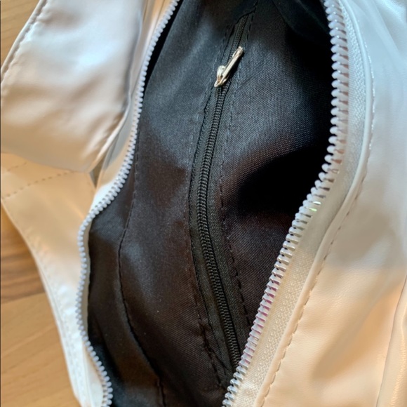 🎁Brand NEW white crossbody purse-never used! - Picture 9 of 12